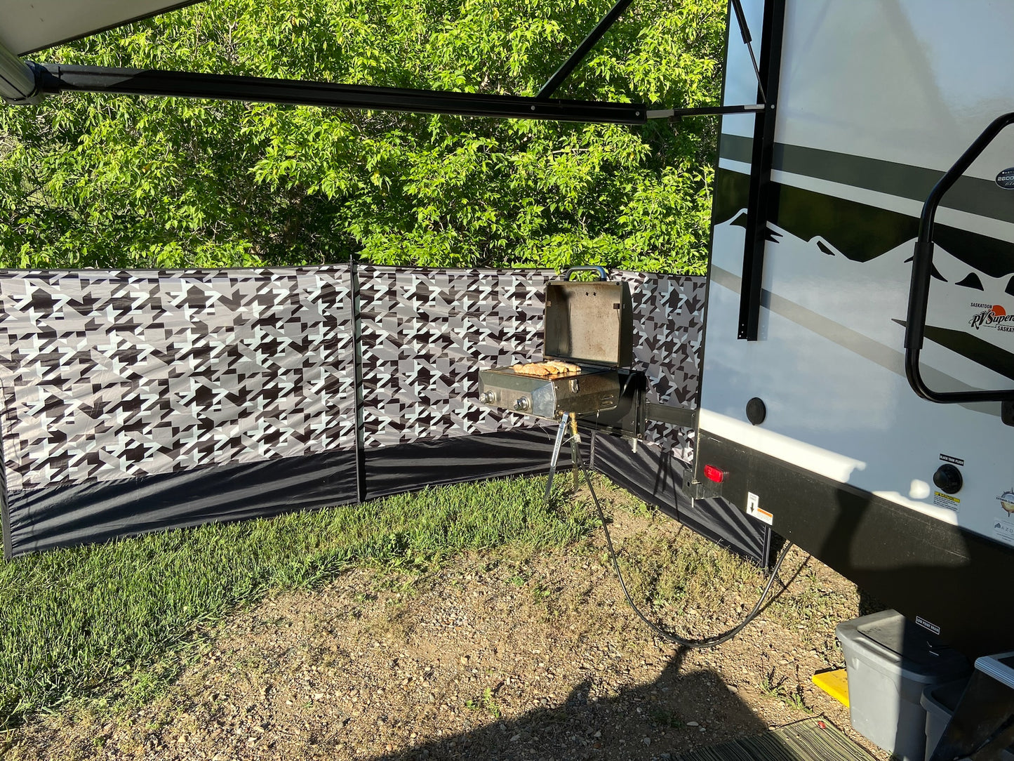 YXE Windbreak Privacy Screen - Camo