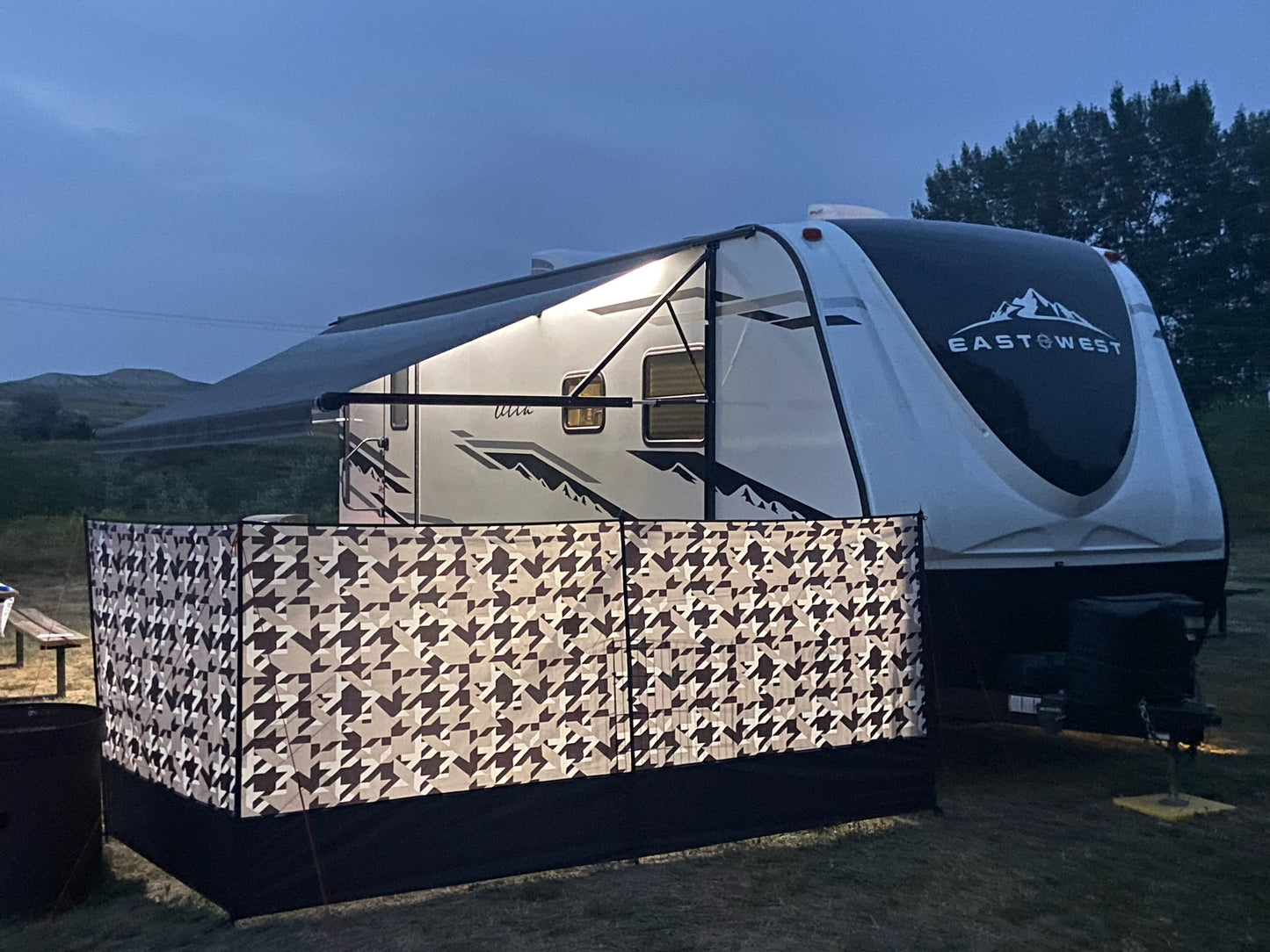 YXE Windbreak Privacy Screen - Camo